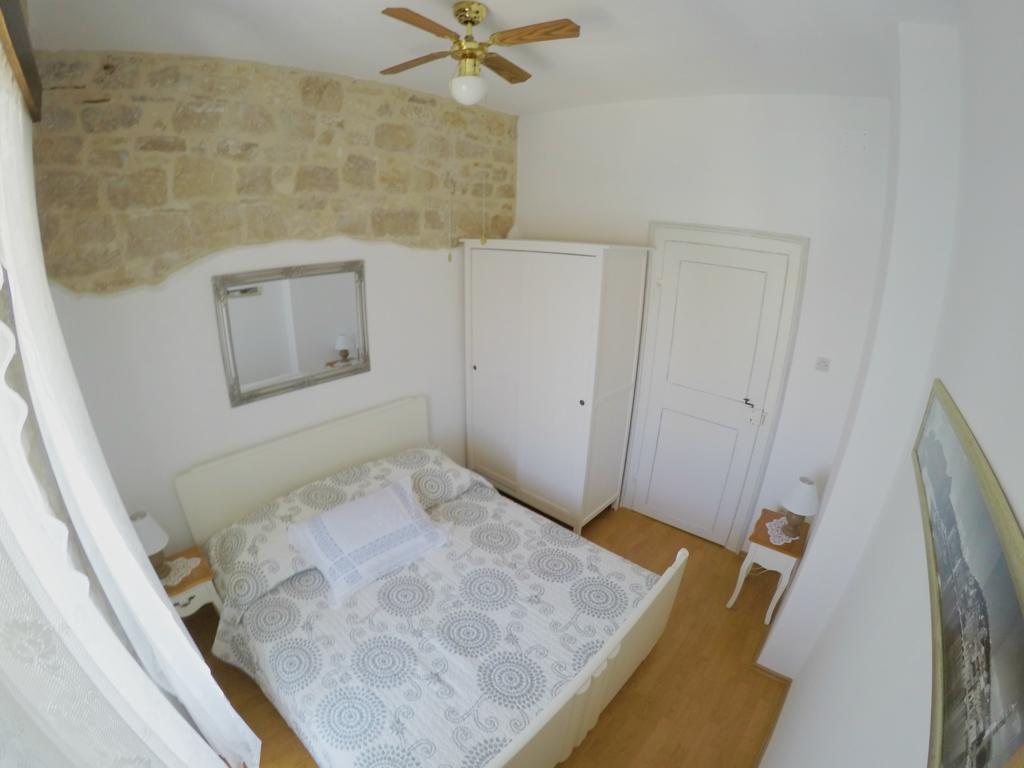 Castel Nonna Franka Apartment Sutivan Exterior photo