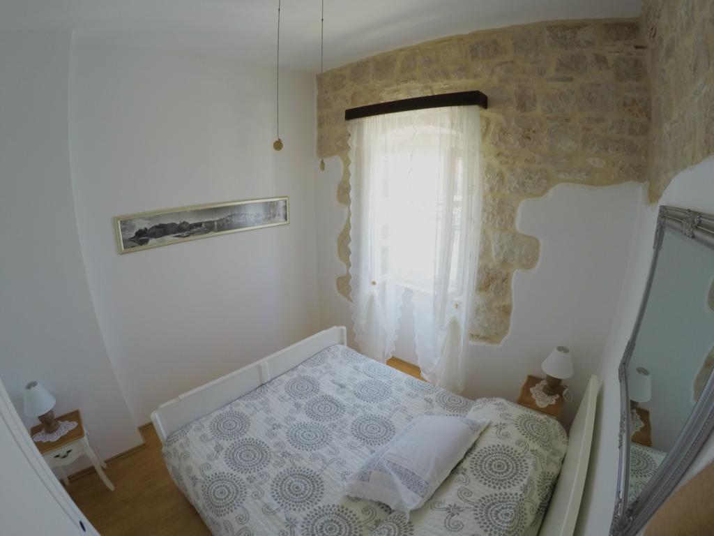 Castel Nonna Franka Apartment Sutivan Exterior photo